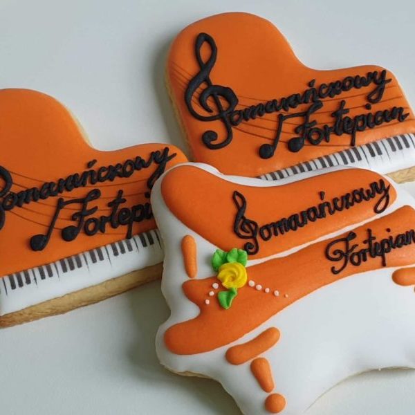 Lukrowane ciasteczka, ciastka reklamowe, pomarańczowy fortepian, ciasteczka z logo, ręcznie dekorowane ciasteczka Basia sweets