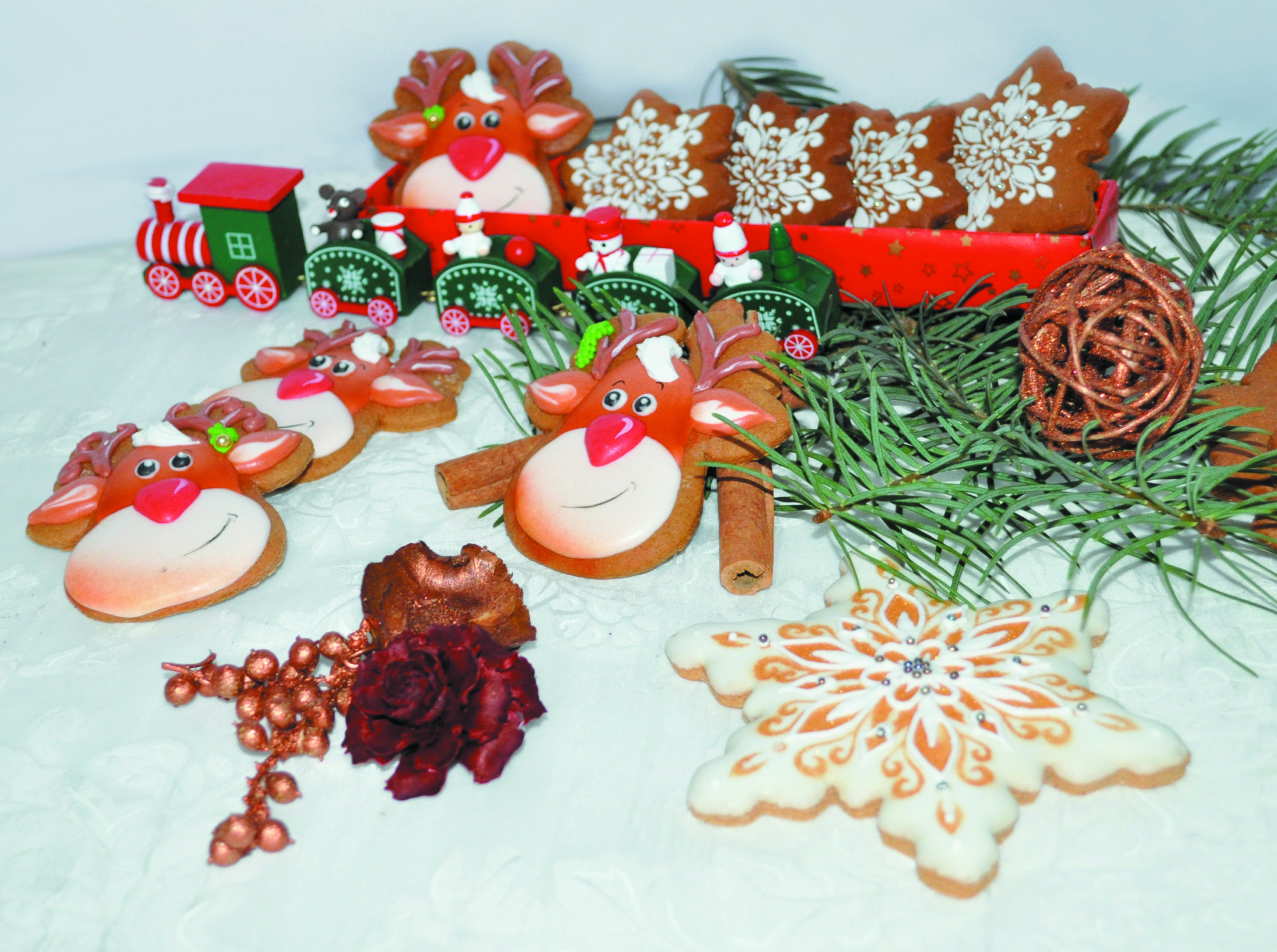 pierniki bożonarodzeniowe, lukrowane pierniczki, pierniki reklamowe, świąteczne pierniki, pierniki ozdobne, pierniczki personalizowane - basia sweets