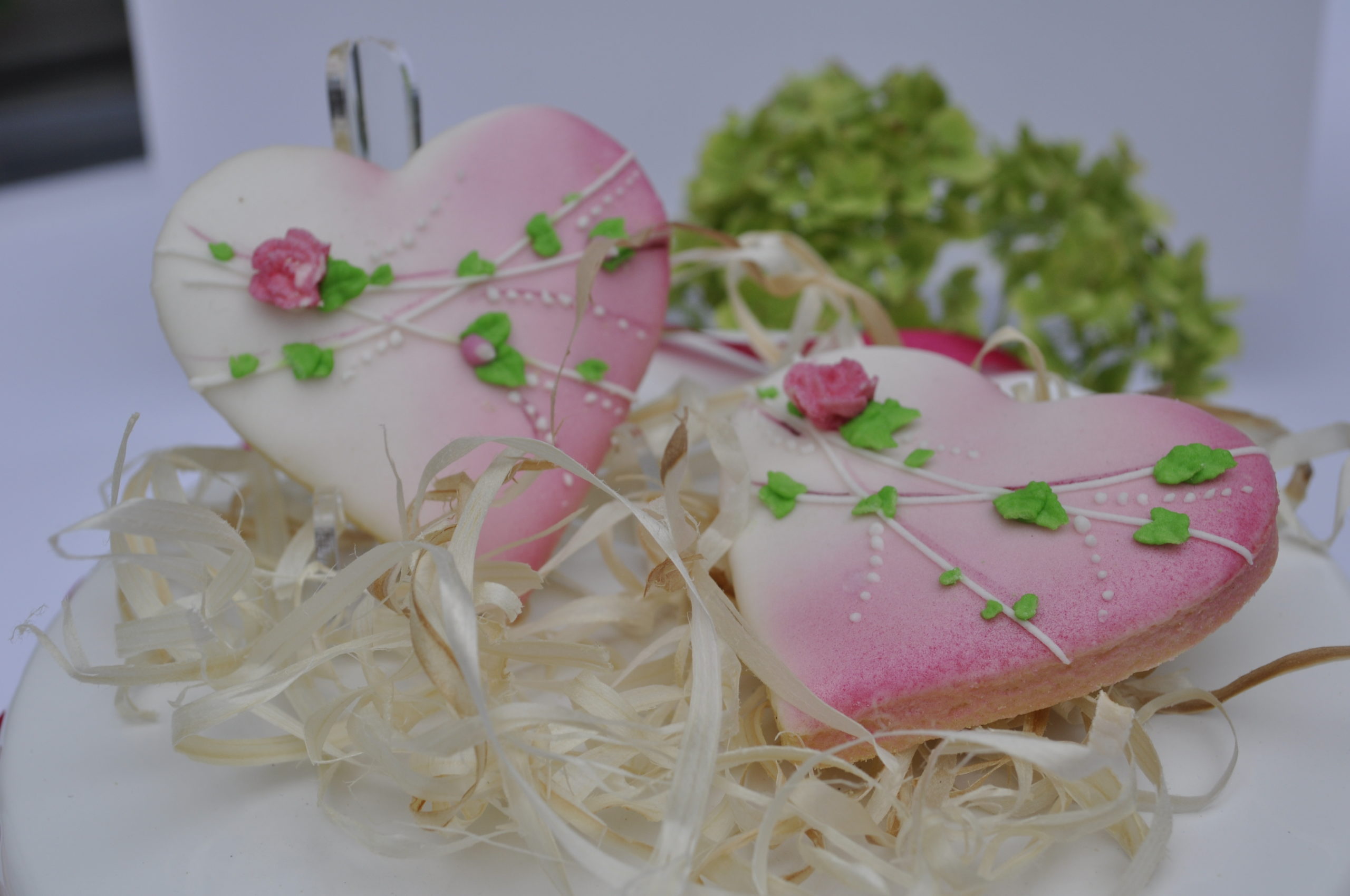 ciasteczka ślubne z kwiatuszkami, podziękowania dla gości na ślub, podziękowania na ślub, lukrowane ciasteczka - Basia sweets
