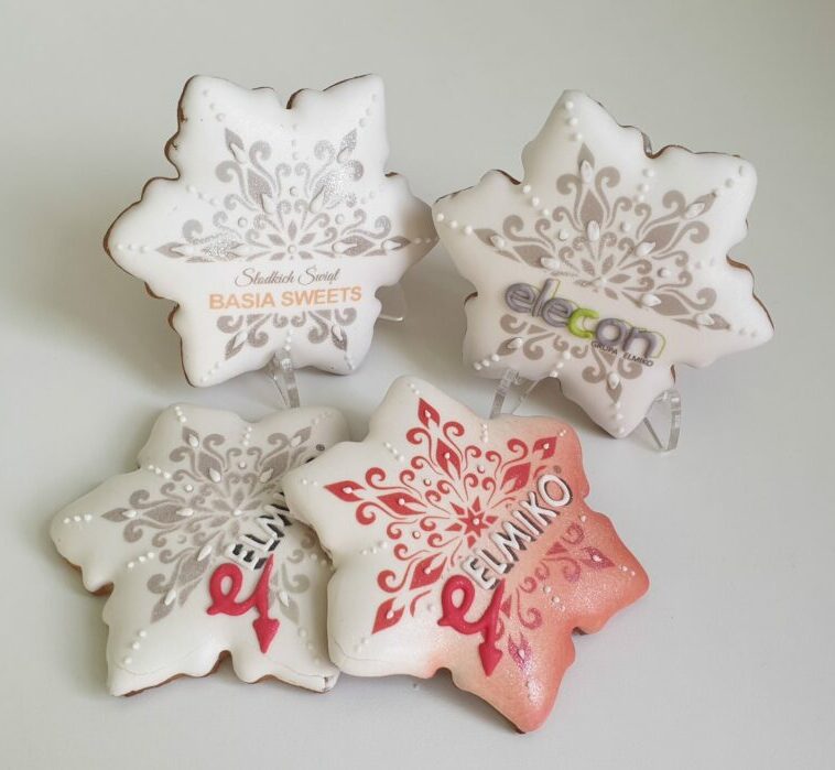 pierniki reklamowe, śnieżynka z logo, pierniki bożonarodzeniowe, ręcznie dekorowane pierniki, lukrowane pierniczki, pierniki z logo, pierniczki personalizowane - Basia sweets